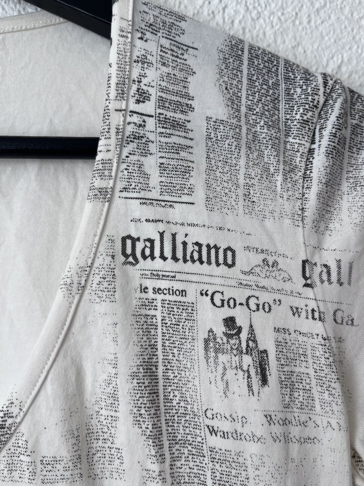John Galliano Vintage Galliano Newspaper Print Tee Y2K Archive M Size M / US 6-8 / IT 42-44 - 17 Thumbnail