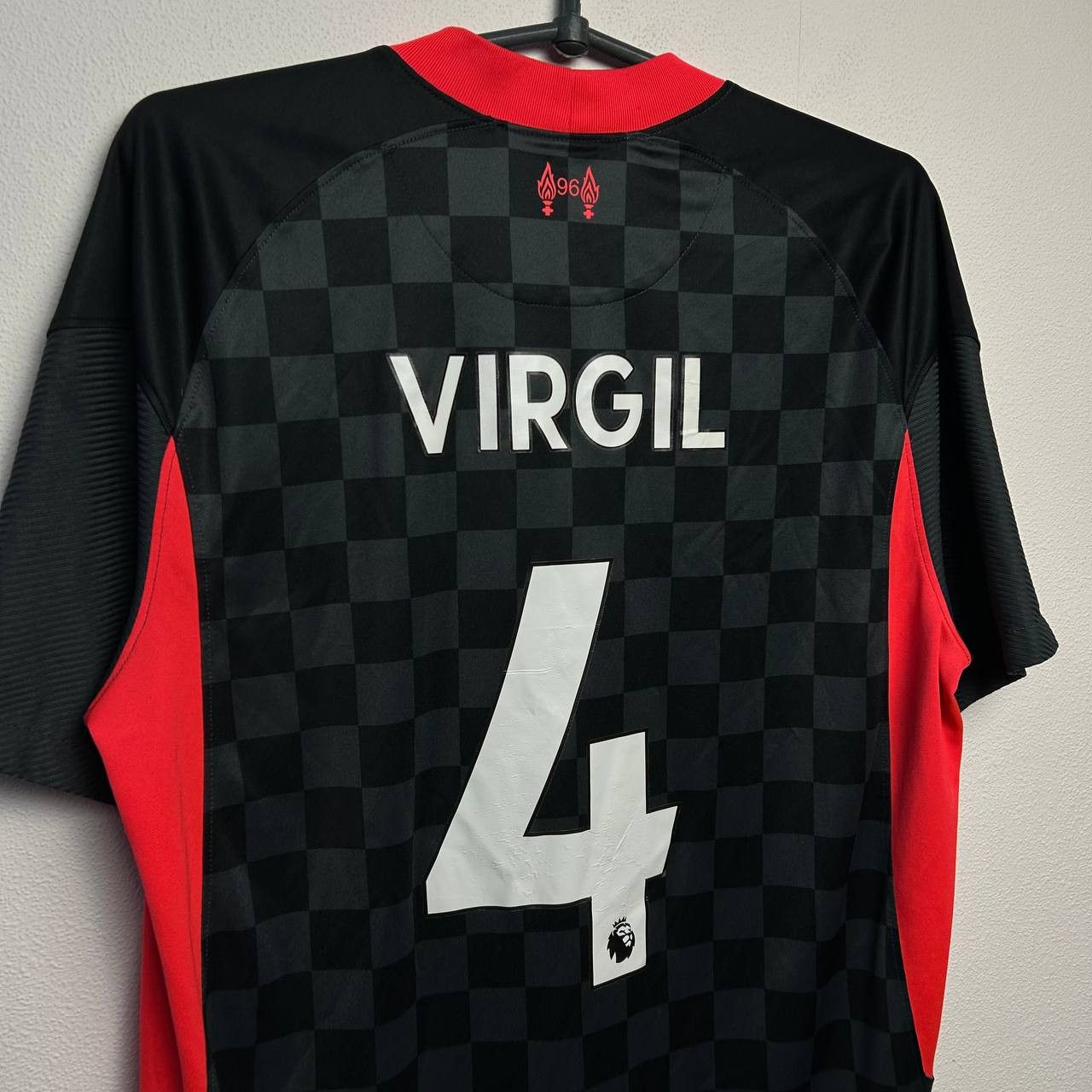 Nike Mens Nike Liverpool Virgil Van Dijk 4 home soccer jersey Size US M / EU 48-50 / 2 - 12 Thumbnail