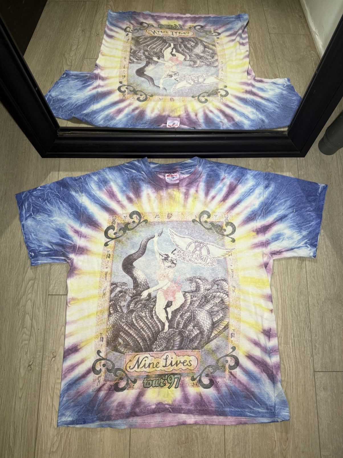 Band Tees × Vintage Vintage / Y2K Rare 1997 Aerosmith Nine Lives Tour Shirt Size US L / EU 52-54 / 3 - 1 Thumbnail