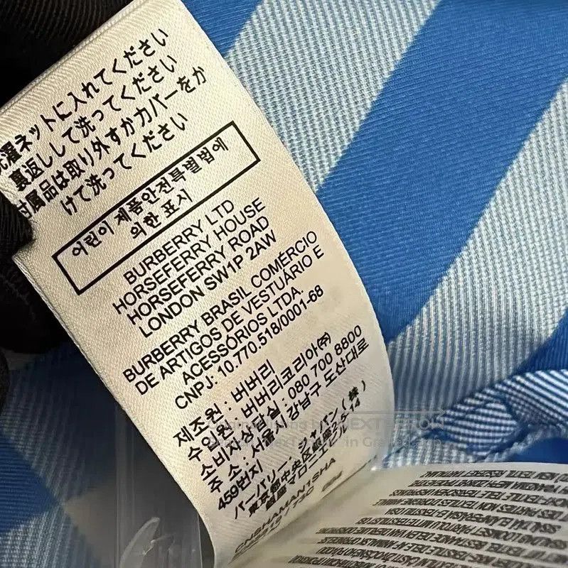 Burberry Burberry Blue Silk Short-Sleeve Shirt. Size M / US 6-8 / IT 42-44 - 2 Thumbnail
