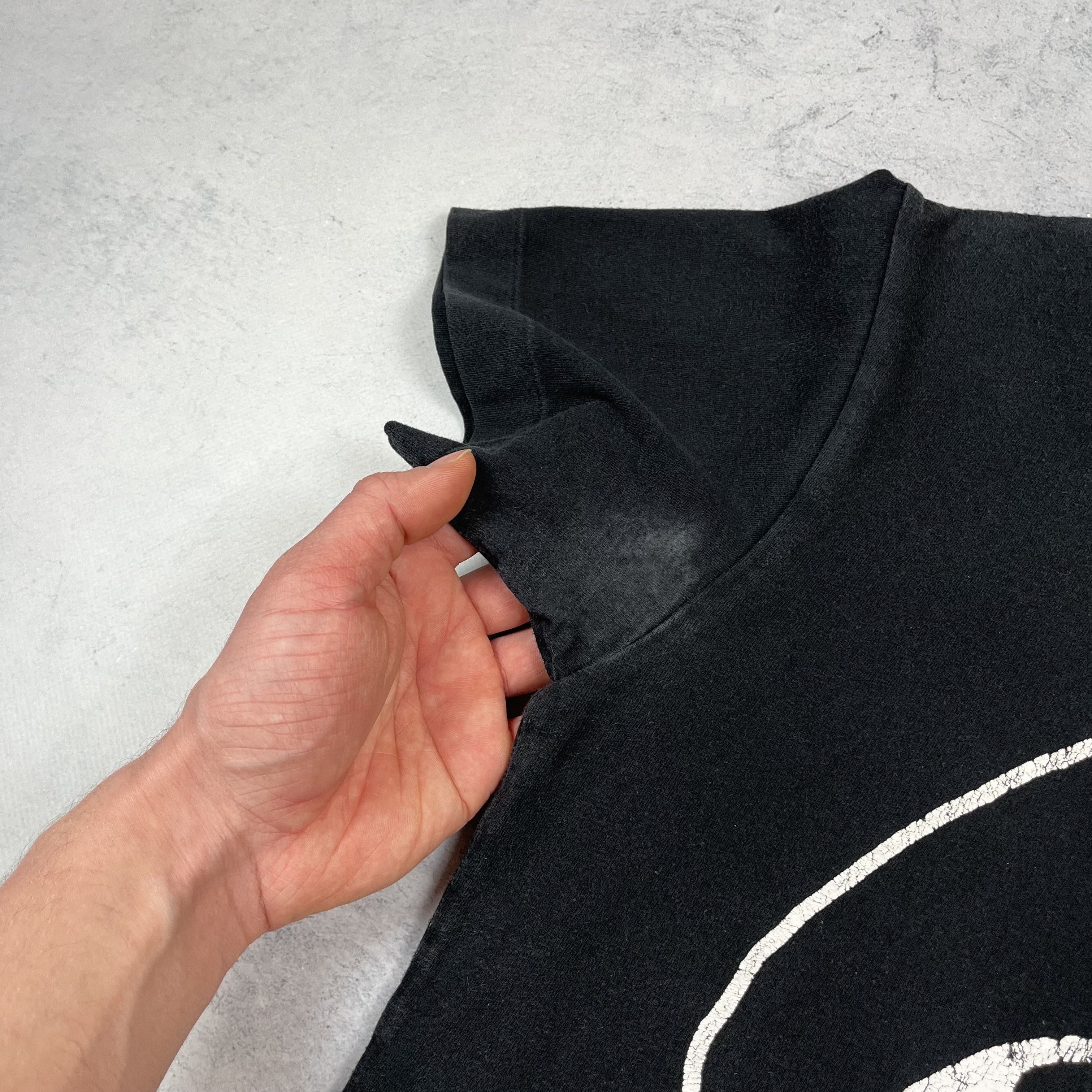 Comme des Garcons PLAY Comme Des Garcons Heart Big Logo T Shirt Size US S / EU 44-46 / 1 - 8 Thumbnail