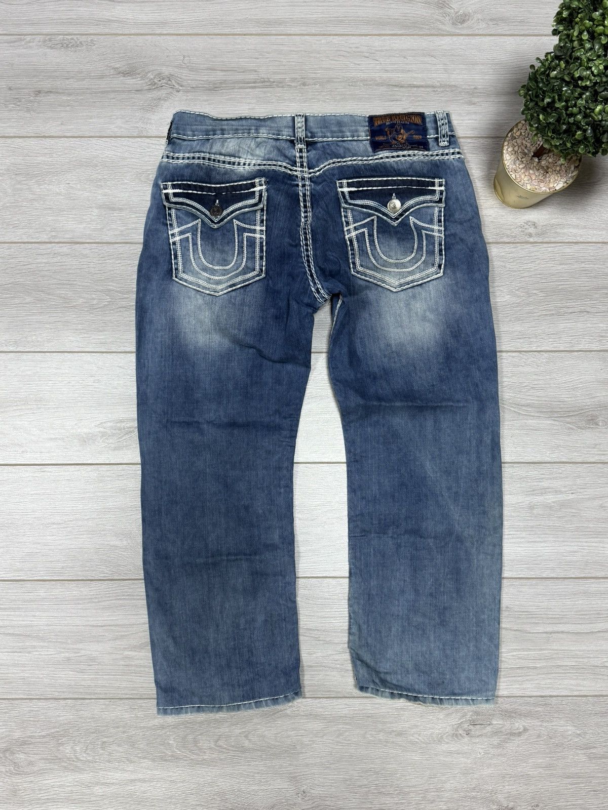 True Religion True Religion horse shoe stitched USA jackson distress jeans Size US 38 / EU 54 - 1 Thumbnail