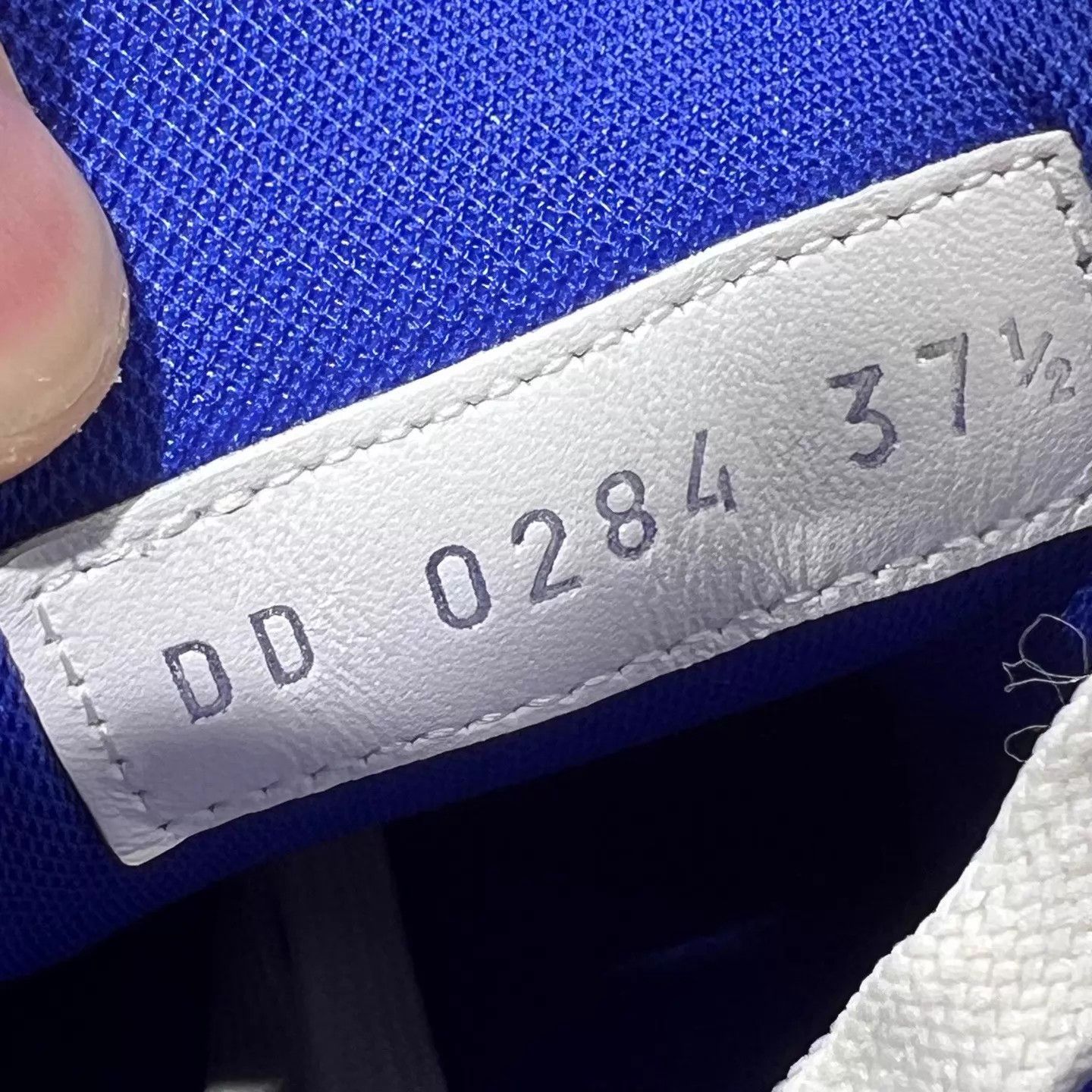Louis Vuitton LV Trainer White & Blue Embossed UK3.5 37.5 Size US 7 / IT 37 - 8 Thumbnail
