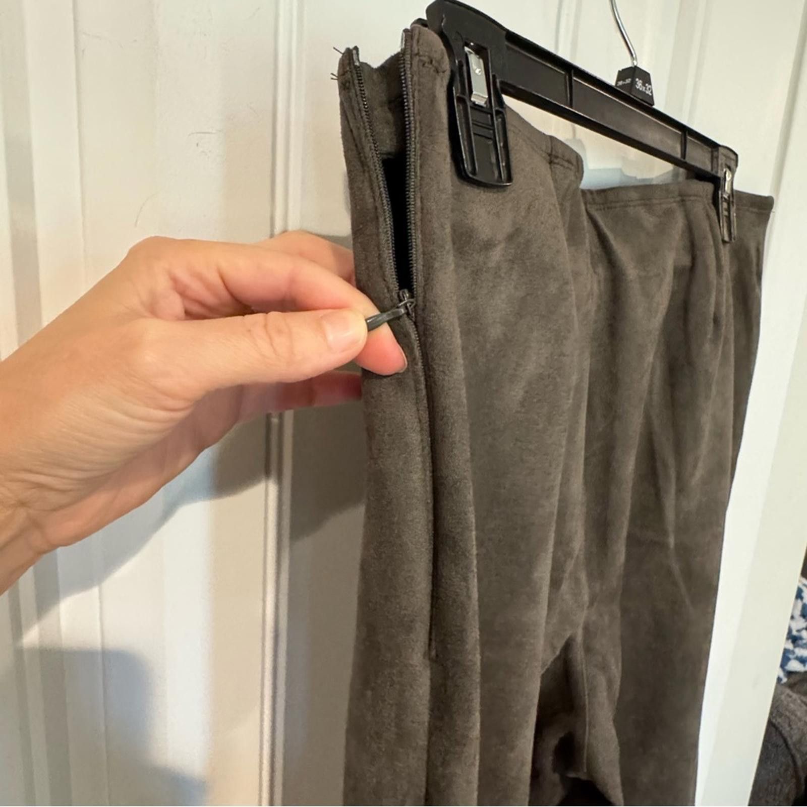 Other New MarlaWynne Olive Suede Size 14 Pants Size 36" / US 14 / IT 50 - 6 Thumbnail