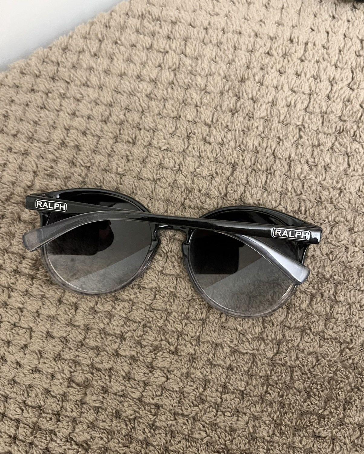 Ralph Lauren Ralph Lauren Sunglasses Gradient Classic Style with Case Size ONE SIZE - 9 Thumbnail