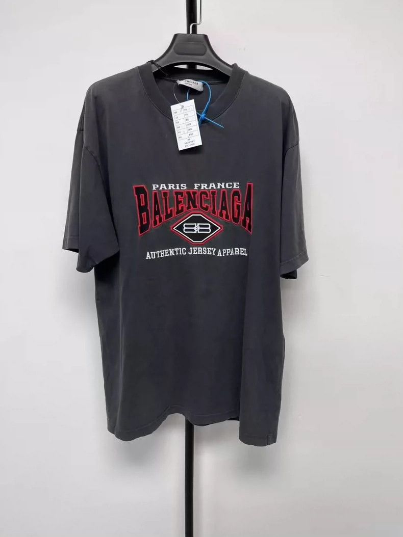 Balenciaga Balenciaga Batman Logo Letter Retro Old Short Sleeve T-Shi Size US XS / EU 42 / 0 - 1 Thumbnail
