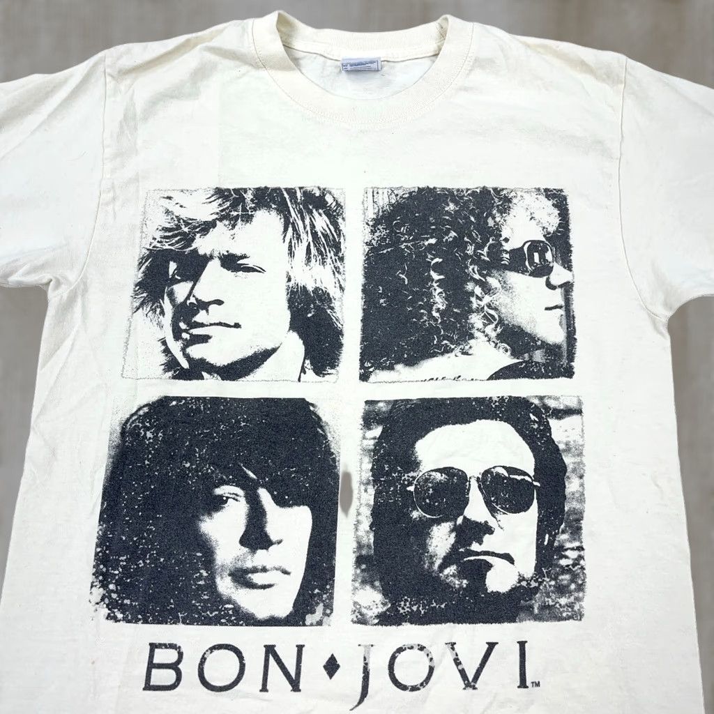Vintage VINTAGE Bon Jovi Shirt Men Medium White Logo Graphic Print 90s Band Tee Rock Music Cotton Crew Neck Short Sleeve T-Shirt Size US M / EU 48-50 / 2 - 1 Thumbnail