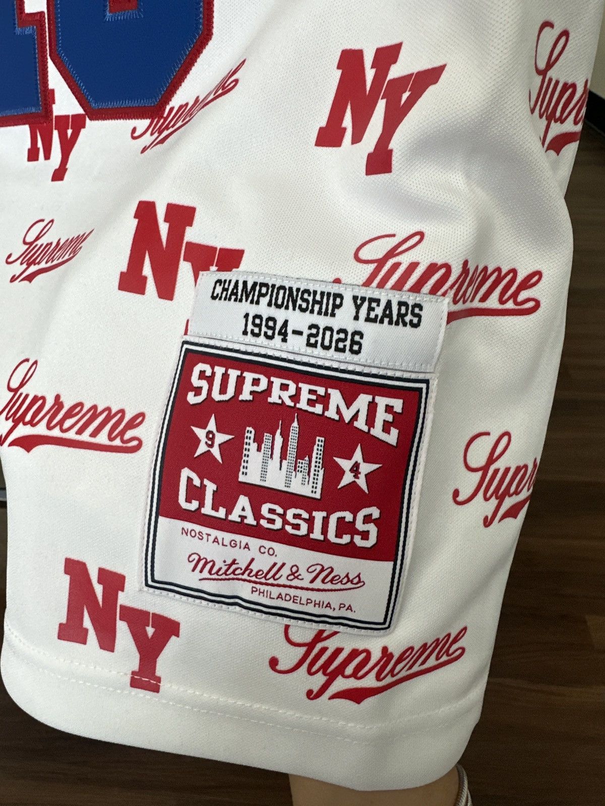 Supreme Supreme Mitchell & Ness Monogram Basketball Jersey White Size US M / EU 48-50 / 2 - 2 Thumbnail