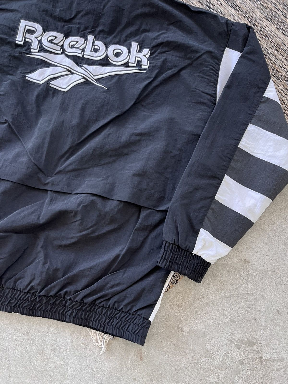 Reebok Reebok Track Jacket Black White Retro logo Sportswear Y2K Size US L / EU 52-54 / 3 - 14 Thumbnail