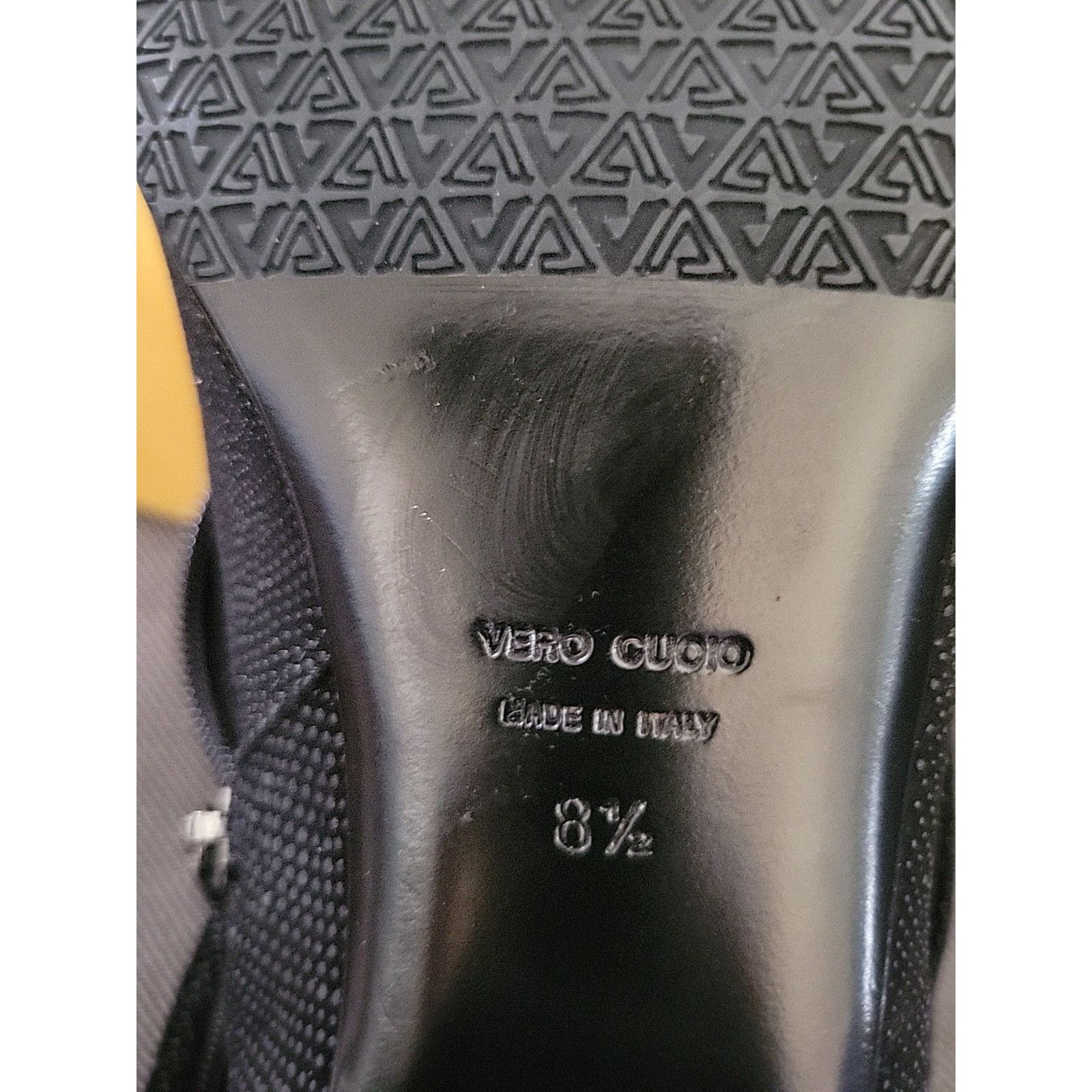 Aquatalia Aquatalia Black Sparkle Leather Ankle Side Zip Boot Size 8.5 Size US 8.5 / IT 38.5 - 8 Thumbnail