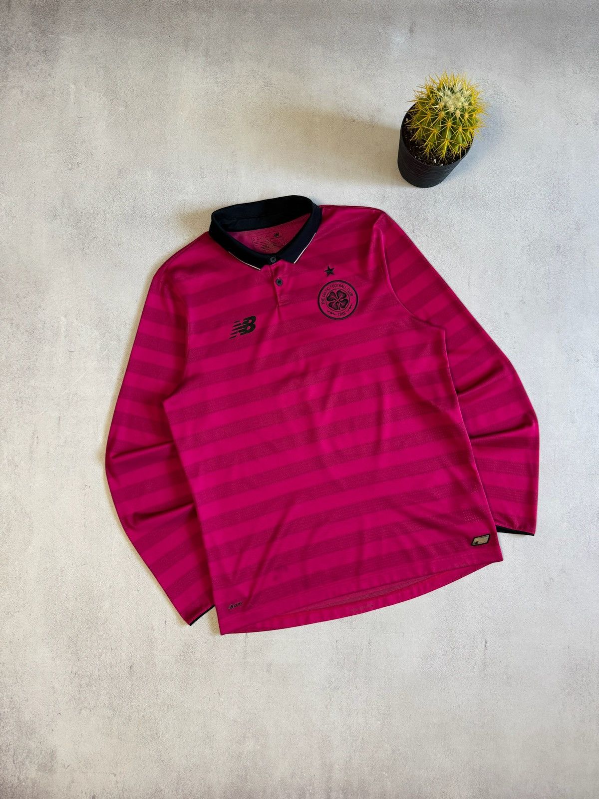 New Balance Celtic Long Sleeve Polo Soccer New Balance Mens M Size 2016 Size US M / EU 48-50 / 2 - 1 Thumbnail