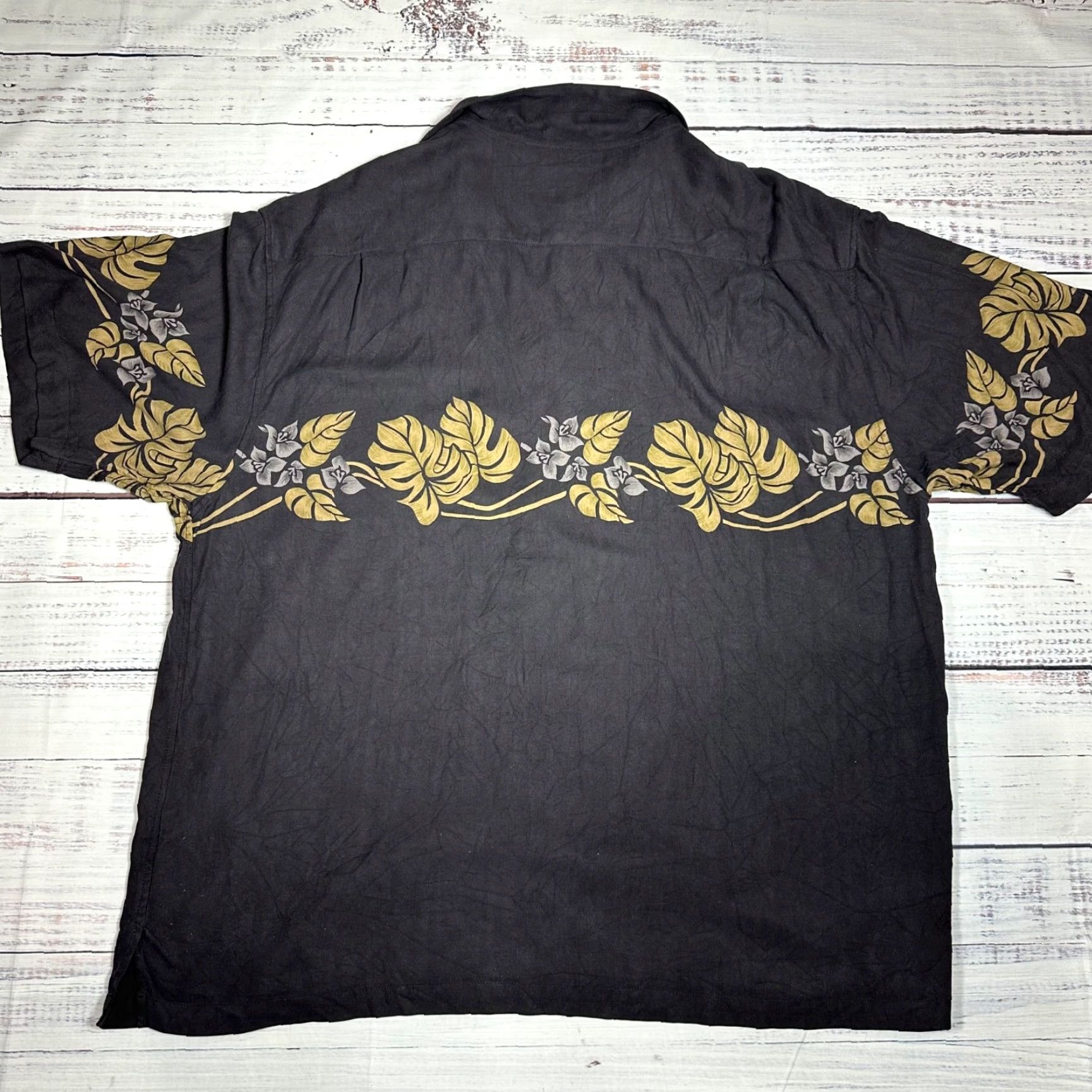 Hilo Hattie Hilo Hattie Mens Silk Short Sleeve Camp Shirt XL Black Button-Up Floral Size US XL / EU 56 / 4 - 4 Thumbnail