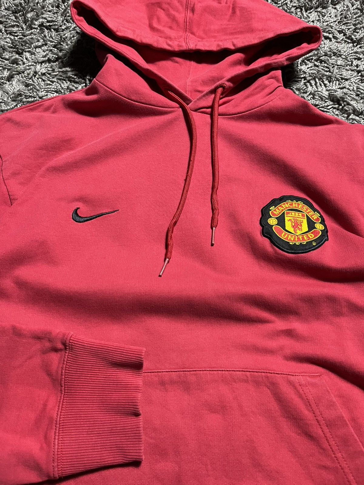 Nike Y2K NIKE MANCHESTER UNITED COTTON FOOTBALL HOODIE ADULT M Size US M / EU 48-50 / 2 - 2 Thumbnail