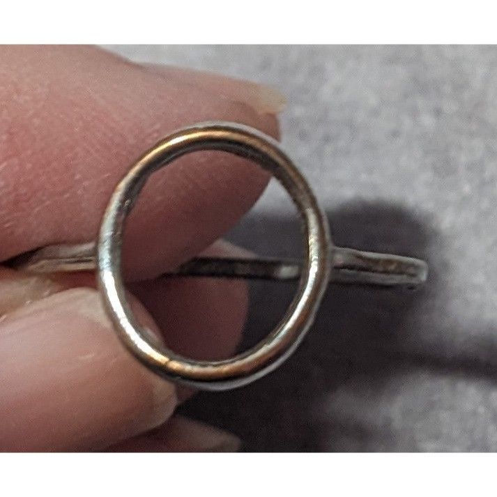Other Dainty Open Circle Halo Silver Tone Fashion Ring Size 8 Size ONE SIZE - 8 Thumbnail