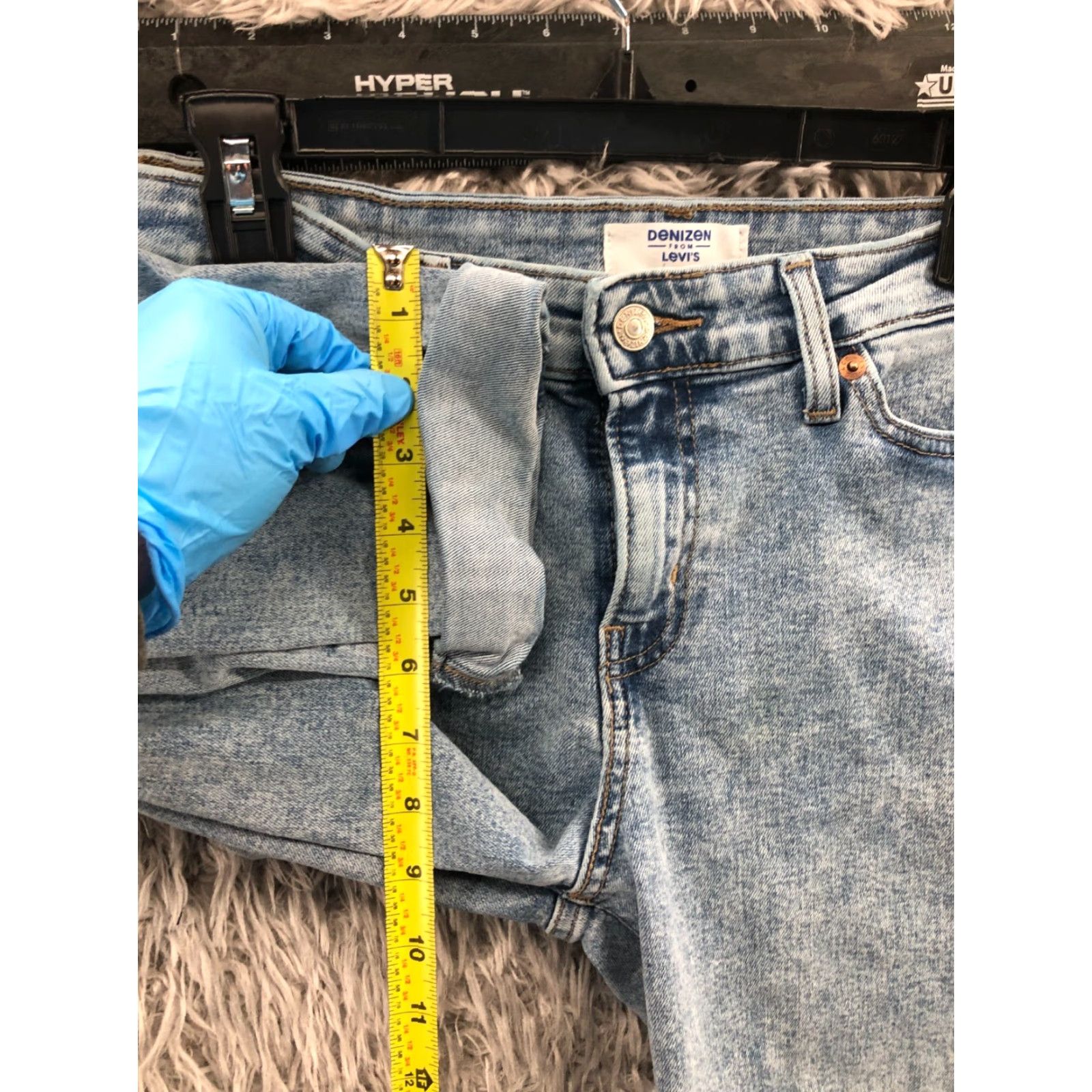 Denizen DENIZEN Jeans Boyfriend Denim Blue 29x25 Size 8 Regular Women’s Medium Wash Blue Distressed No 5-Pocket Zip Button Logo UNS Size 30" / US 8 / IT 44 - 4 Thumbnail
