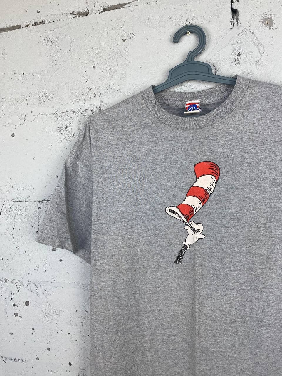 Disney × Vintage Vintage 90s Dr. Seuss Cat In The Hat Cartoon T-Shirt Size US XL / EU 56 / 4 - 3 Thumbnail