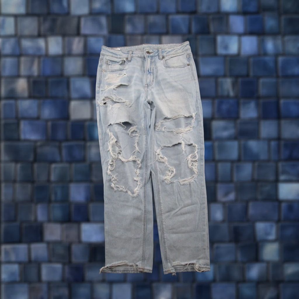 American Eagle Outfitters American Eagle Outfitters Denim Mom Jeans Distressed Light Wash 8 Short Blue Cotton 5-Pocket Womens Jeans Size 30" / US 8 / IT 44 - 1 Thumbnail