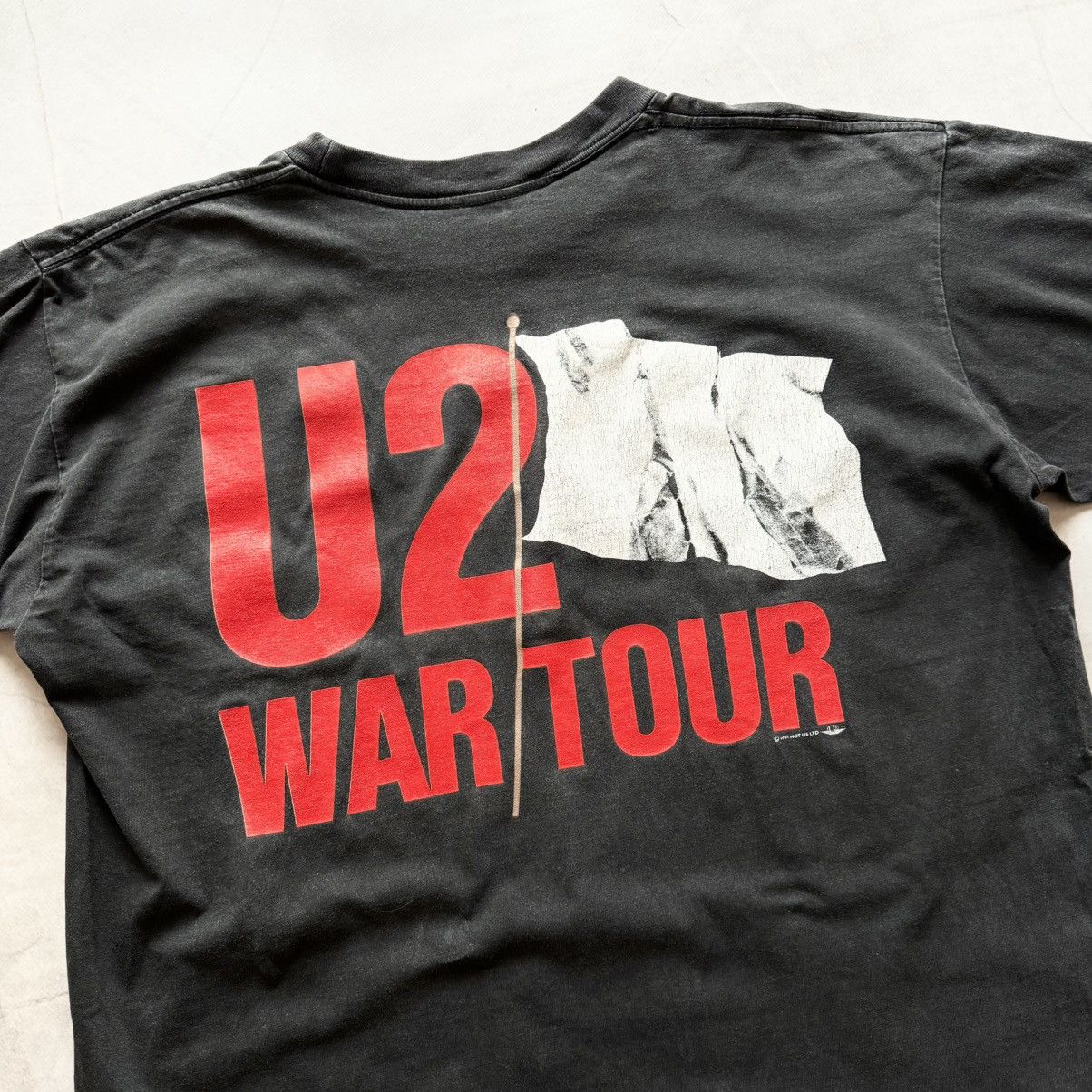 Vintage 1991 U2 War Tour (82-83’ War Album Era) Vintage Logo T-shirt Size US XL / EU 56 / 4 - 3 Thumbnail