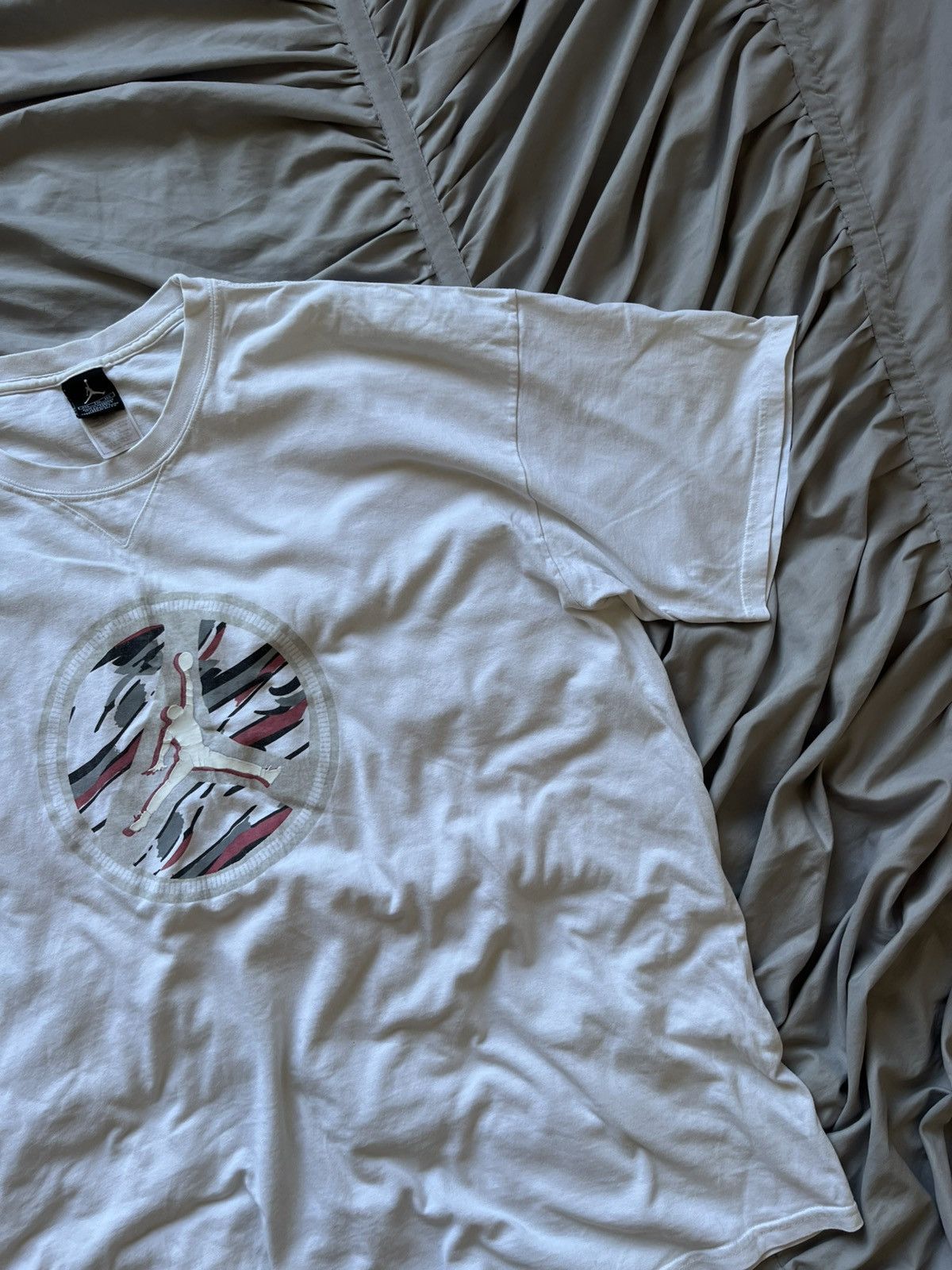 Jordan Brand Vintage Jordan Camo Logo Tee / Street Court Archive Size US XXL / EU 58 / 5 - 3 Thumbnail