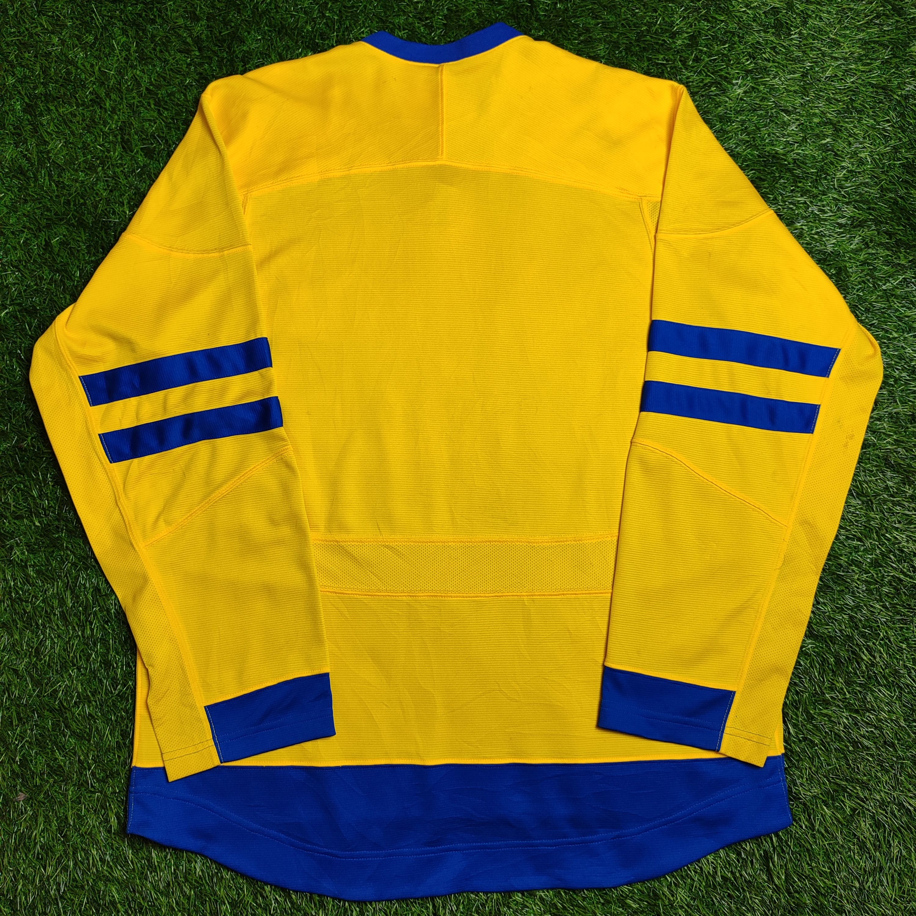 Nike Nike Vintage Sweden Ice Hockey Jersey Size US M / EU 48-50 / 2 - 2 Thumbnail