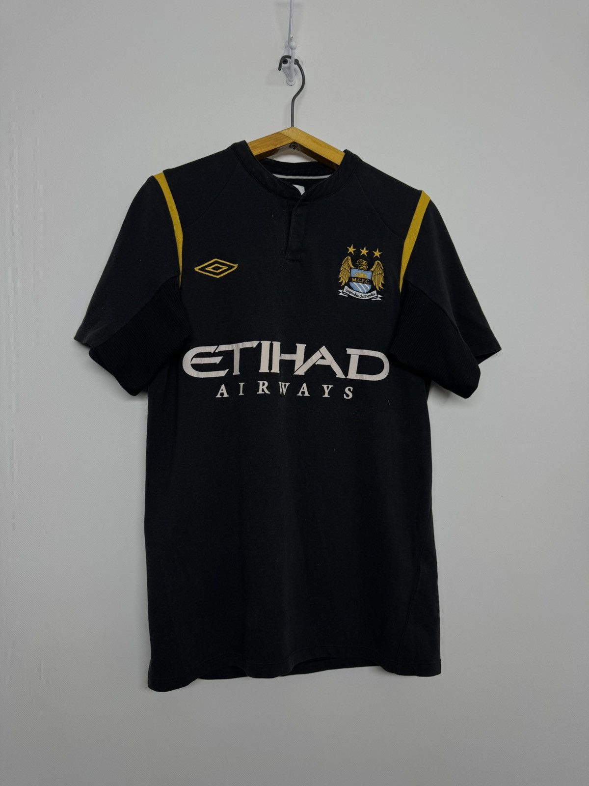 Umbro Vintage Umbro Manchester City 2009 Away Shirt Soccer Jersey Size US S / EU 44-46 / 1 - 4 Thumbnail