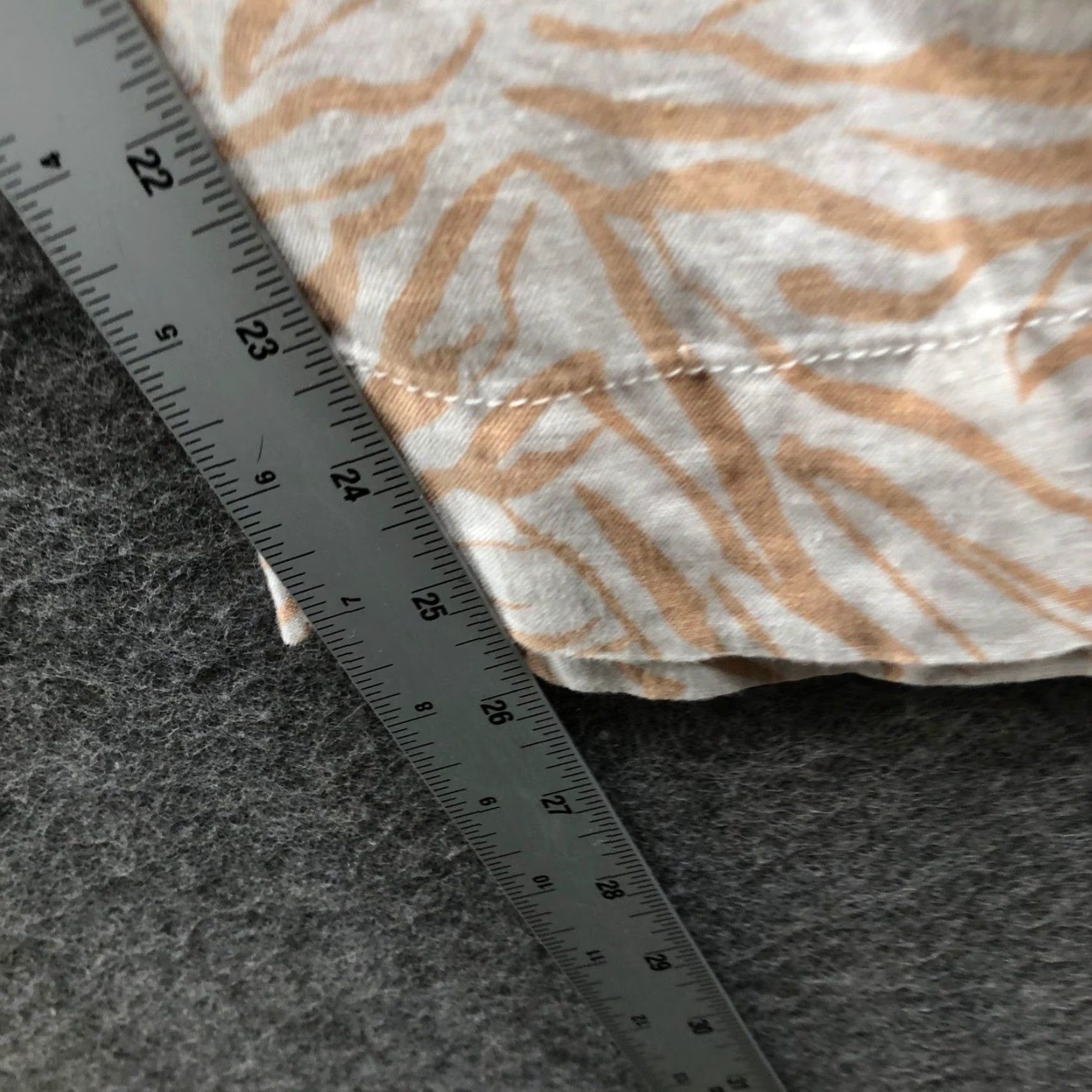 Cynthia Rowley Cynthia Rowley 100% Linen Wide Leg Crop Pants Womens M Tan Animal Print White Size 32" / US 10 / IT 46 - 7 Thumbnail