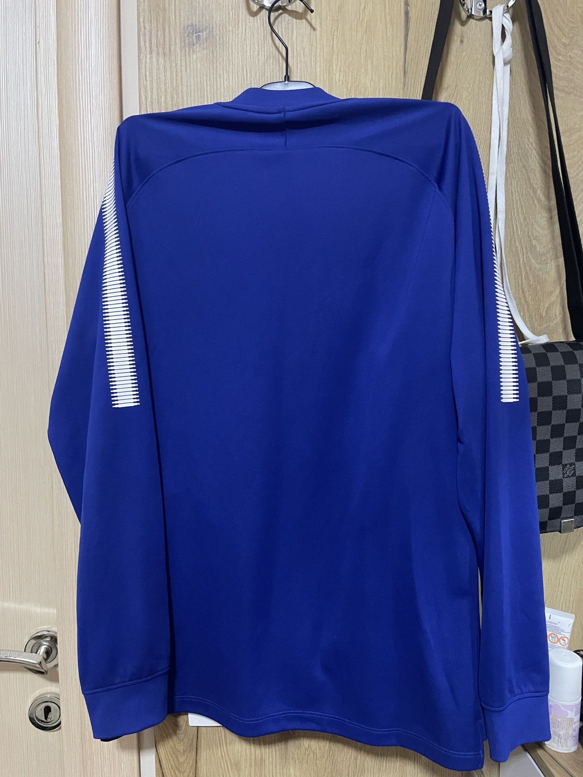Nike NIKE Sweat-shirt - Chelsea F.C. Size US M / EU 48-50 / 2 - 2 Thumbnail