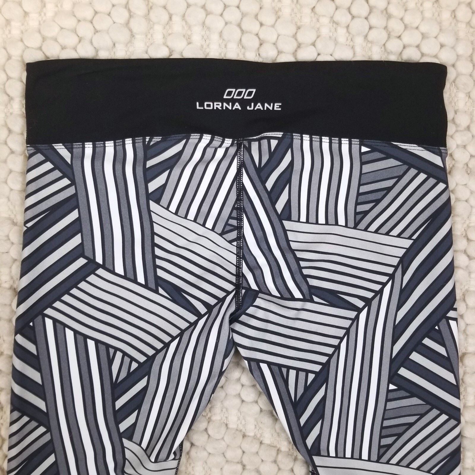 Other Lorna Jane Abstract Crop Leggings Gray Sz Large Size 34" / US 12 / IT 48 - 7 Thumbnail