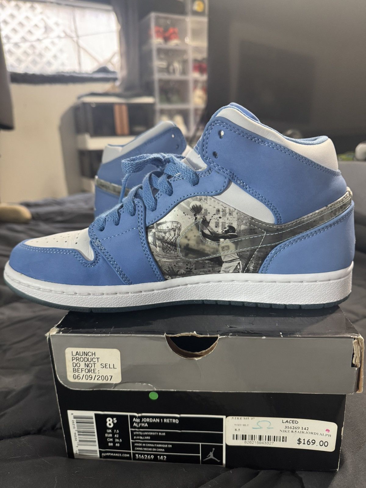 Jordan Brand Air Jordan 1 Retro Alpha ‘White University Blue’ (UNC) 2007 Size US 8.5 / EU 41-42 - 8 Thumbnail