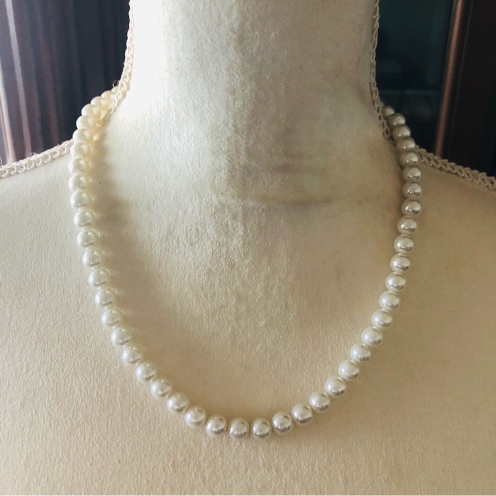 Jewelry Modern classic white glass pearl bead necklace Size ONE SIZE - 2 Thumbnail