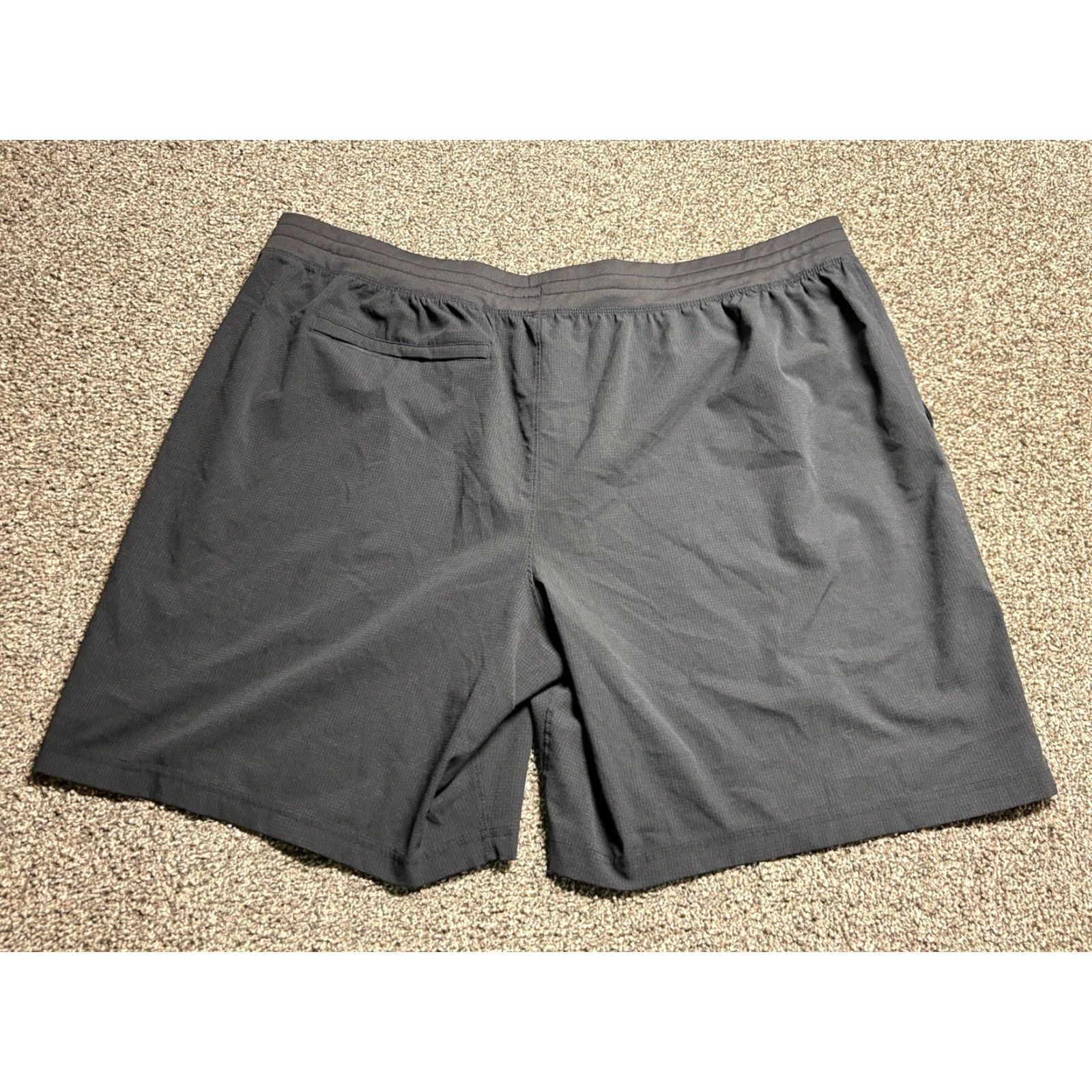 Under Armour Under Armour Shorts Mens 3XL Black Athletic Zip Pocket Logo Grid Ripstop Size US 39 - 2 Thumbnail