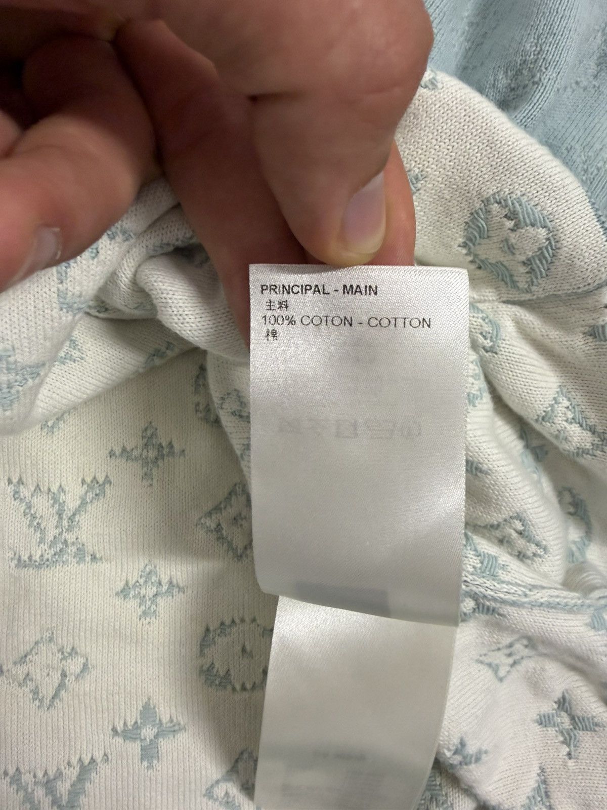 Louis Vuitton Louis Vuitton Gradient Monogram Baby Blue Hoodie Size US L / EU 52-54 / 3 - 14 Thumbnail