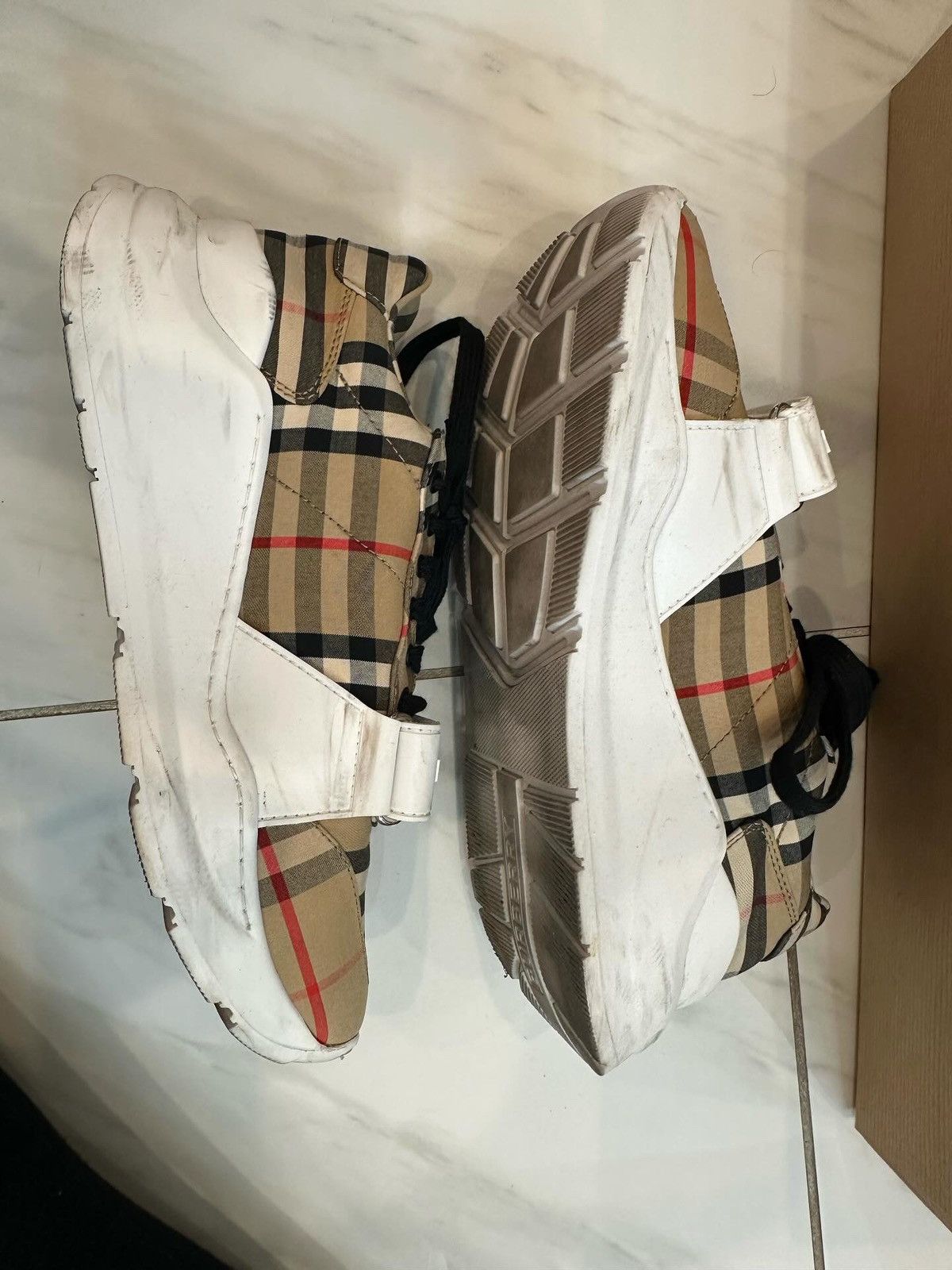 Burberry × Designer Burberry Strap Sneakers Size US 9 / IT 39 - 3 Thumbnail