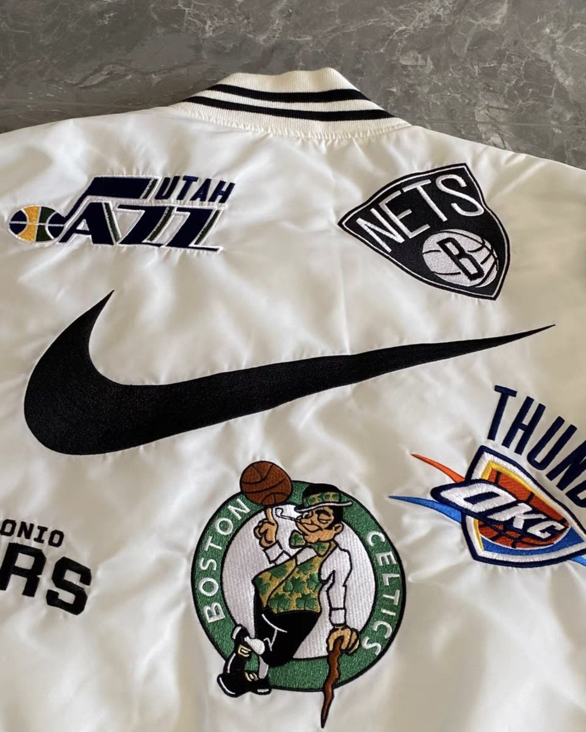 NBA Supreme nike nba teams warm-up Jacket bomber Jacket Size US S / EU 44-46 / 1 - 7 Thumbnail