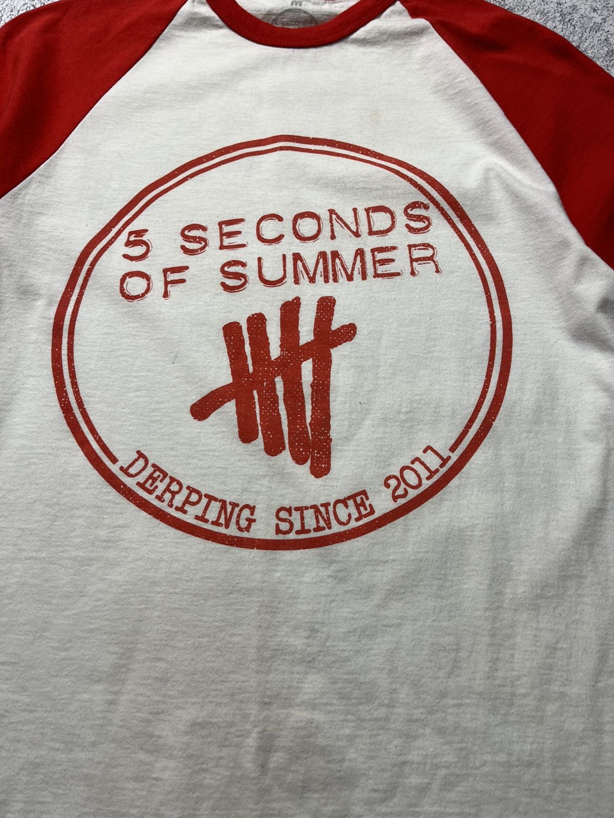 Band Tees 5 Seconds Of Summer Vintage Rock Band Longsleeve Size US M / EU 48-50 / 2 - 16 Thumbnail
