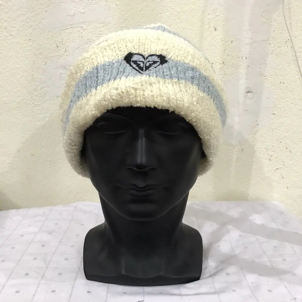 Japanese Brand Roxy Small Logo Beanie Hat Size ONE SIZE - 2 Thumbnail