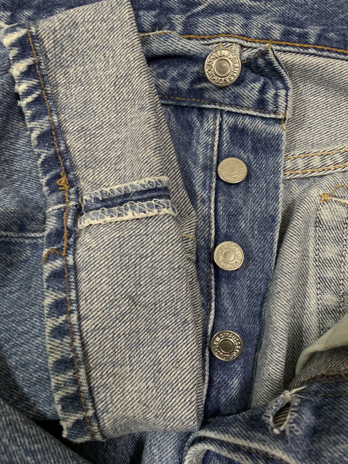 Levi's Vintage 90s Levis 501 Button Fly Faded Jeans Made in USA Size US 30 / EU 46 - 4 Thumbnail