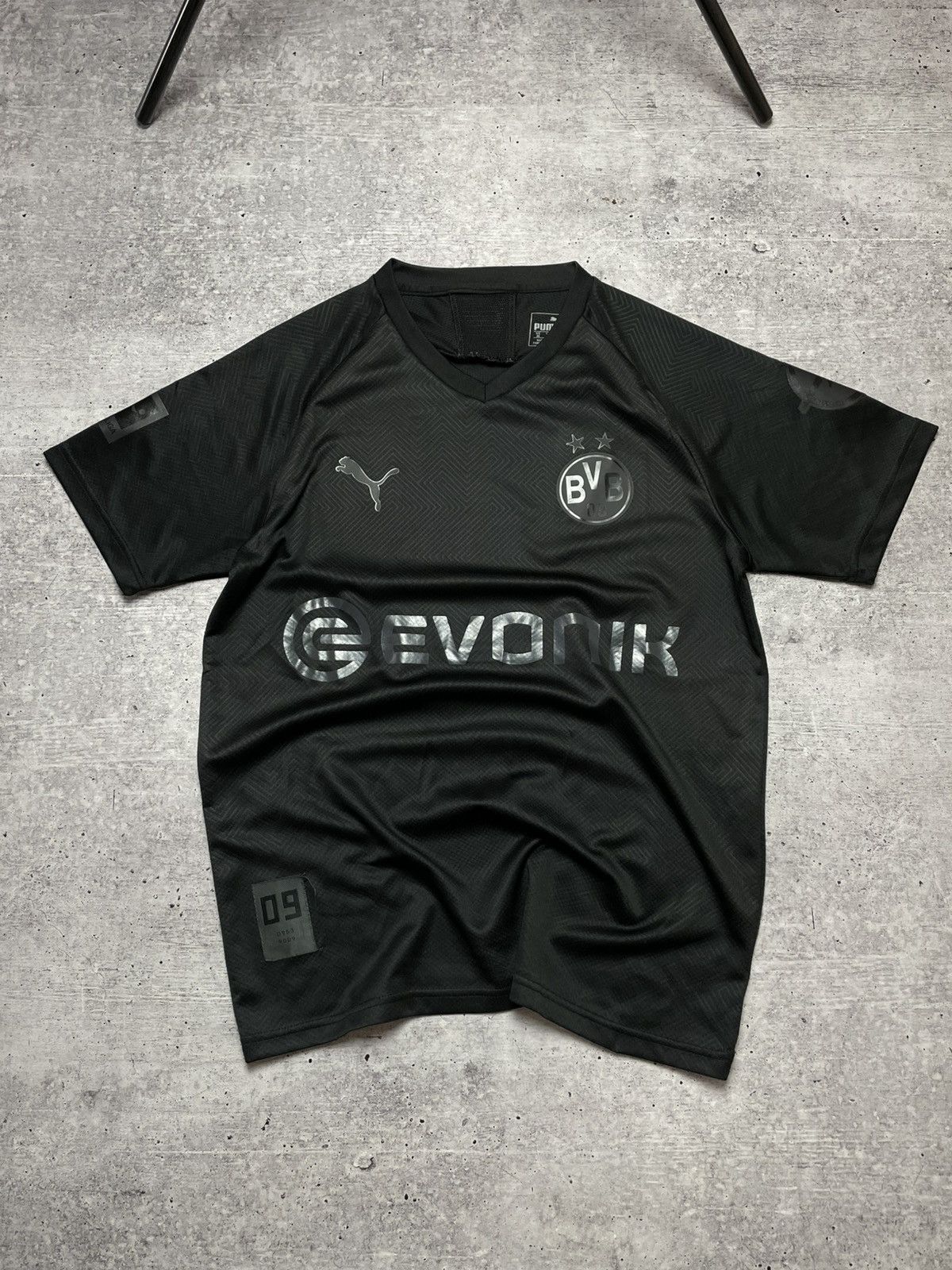Puma BORUSSIA DORTMUND 2022 2023 SPECIAL FOOTBALL SOCCER JERSEY Size US M / EU 48-50 / 2 - 1 Thumbnail