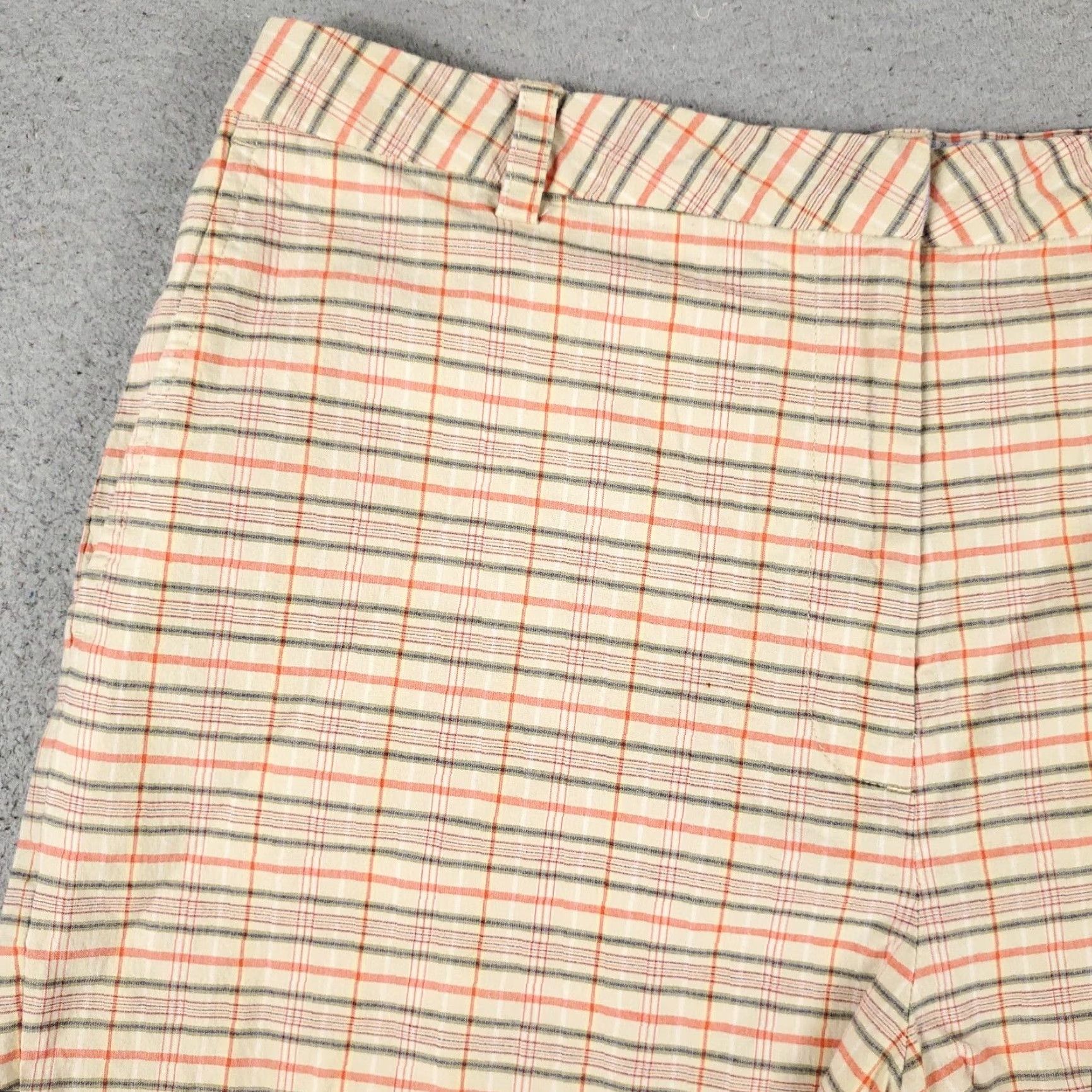 Tommy Hilfiger VINTAGE Tommy Hilfiger Shorts Womens Size 12 Beaqe Plaid Casual Flat Front Chino Size 31" - 2 Thumbnail