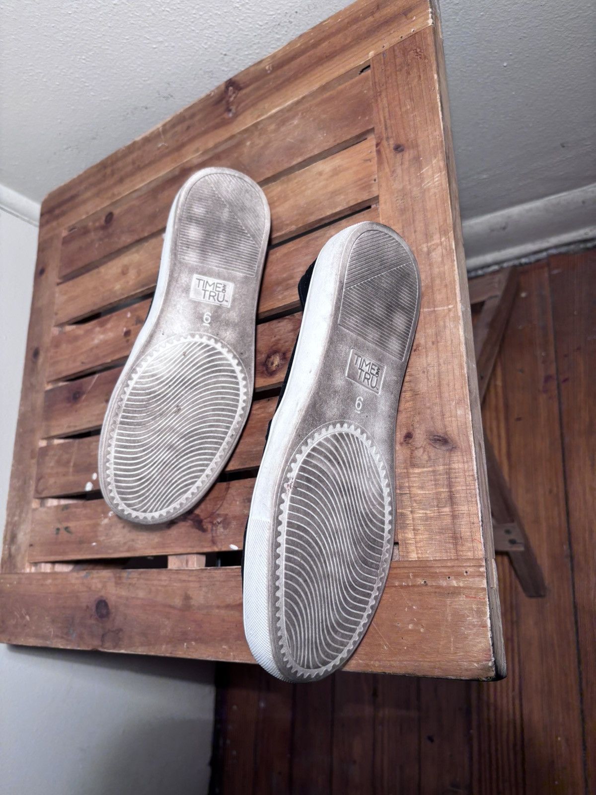 Other Time and Tru Memory Foam Slip On Sneakers Size US 6 / IT 36 - 7 Thumbnail