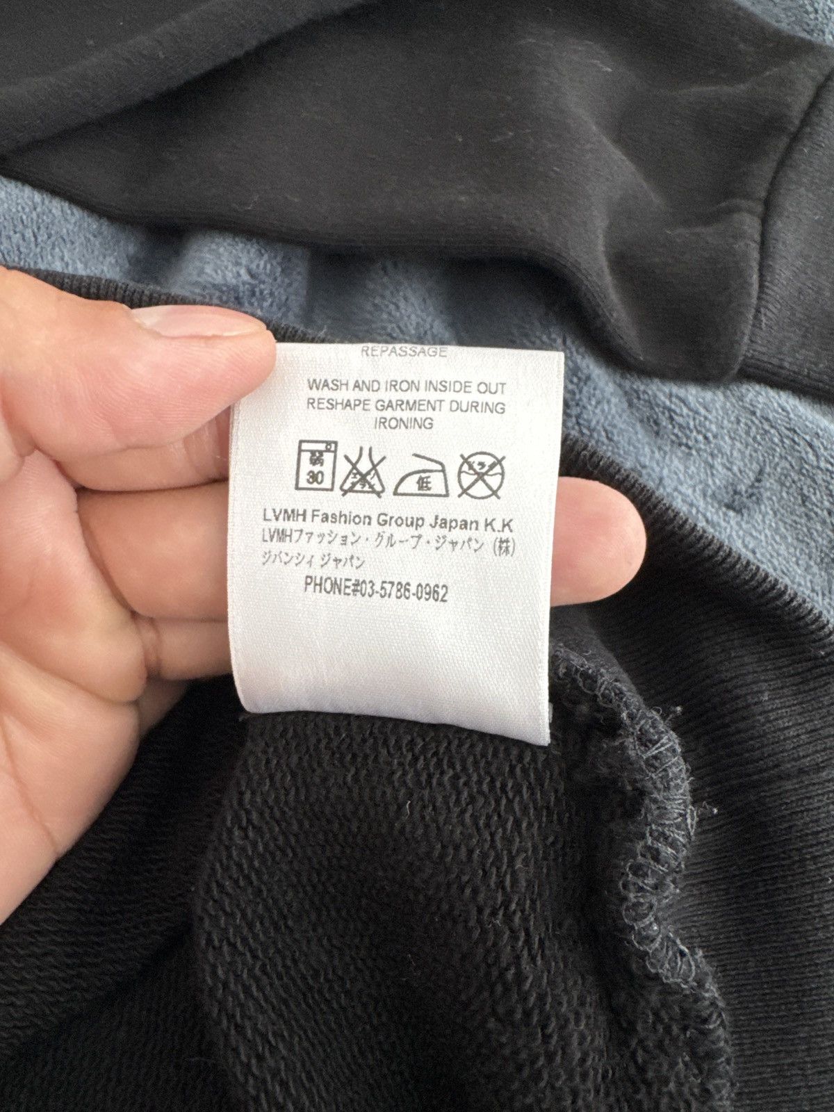 Givenchy Givenchy Dragon Sleeve Logo Crewneck sweater sweatshirt Size US XS / EU 42 / 0 - 8 Thumbnail