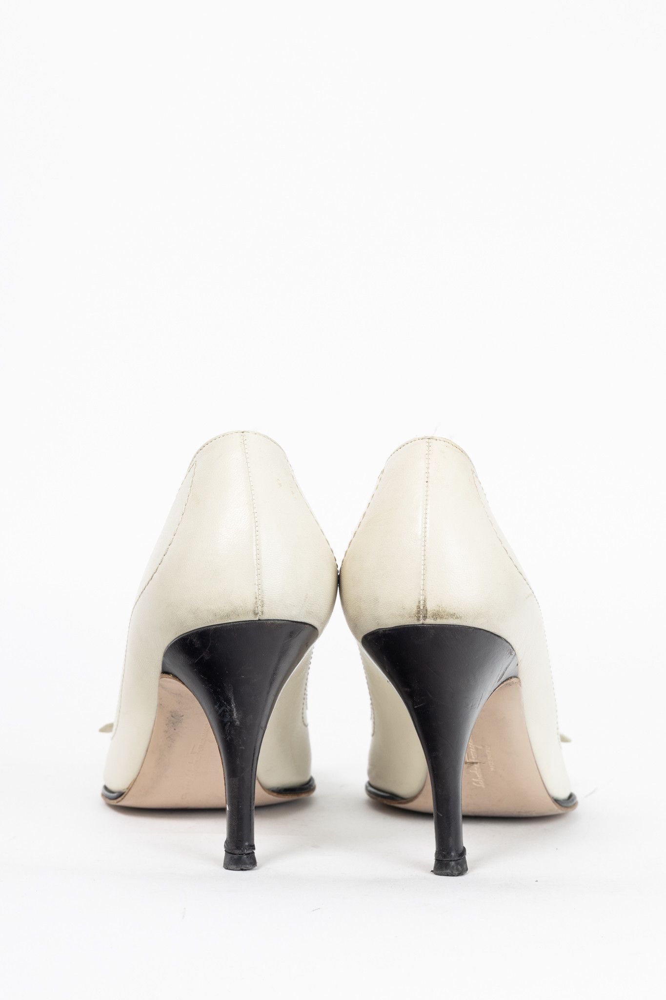 Salvatore Ferragamo Salvatore Ferragamo Gannett 85 Kid Leather Fringe Pumps Size US 9.5 / IT 39.5 - 3 Thumbnail