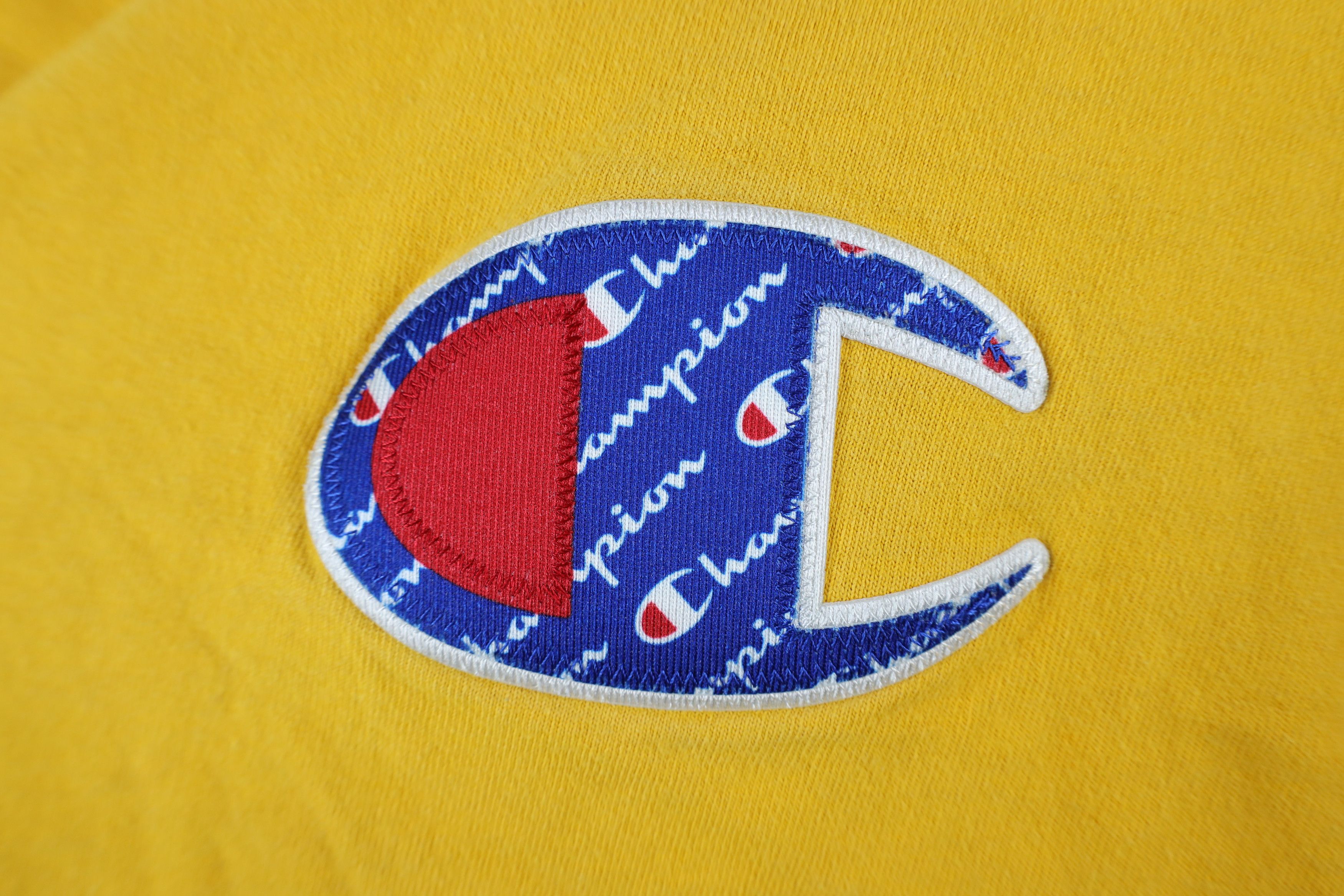 Champion Vintage Y2K Champion Logo Patch Cotton Knit T-Shirt Yellow Size US L / EU 52-54 / 3 - 4 Thumbnail