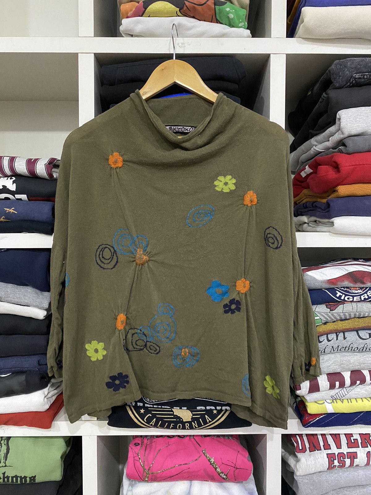 Japanese Brand Knitwear Sweater Size M / US 6-8 / IT 42-44 - 1 Thumbnail
