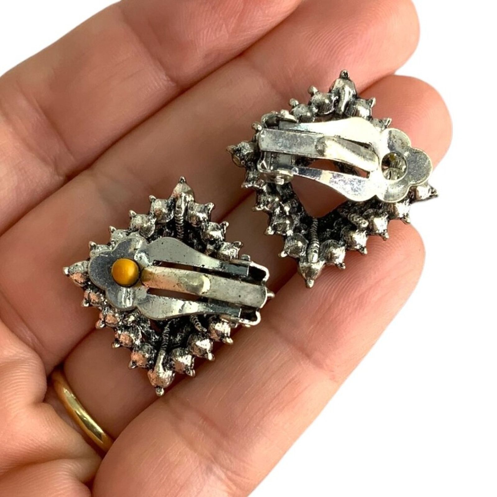 Other Vintage Black Stone Tiered Diamond Shape Clip On Earrings Size ONE SIZE - 3 Thumbnail