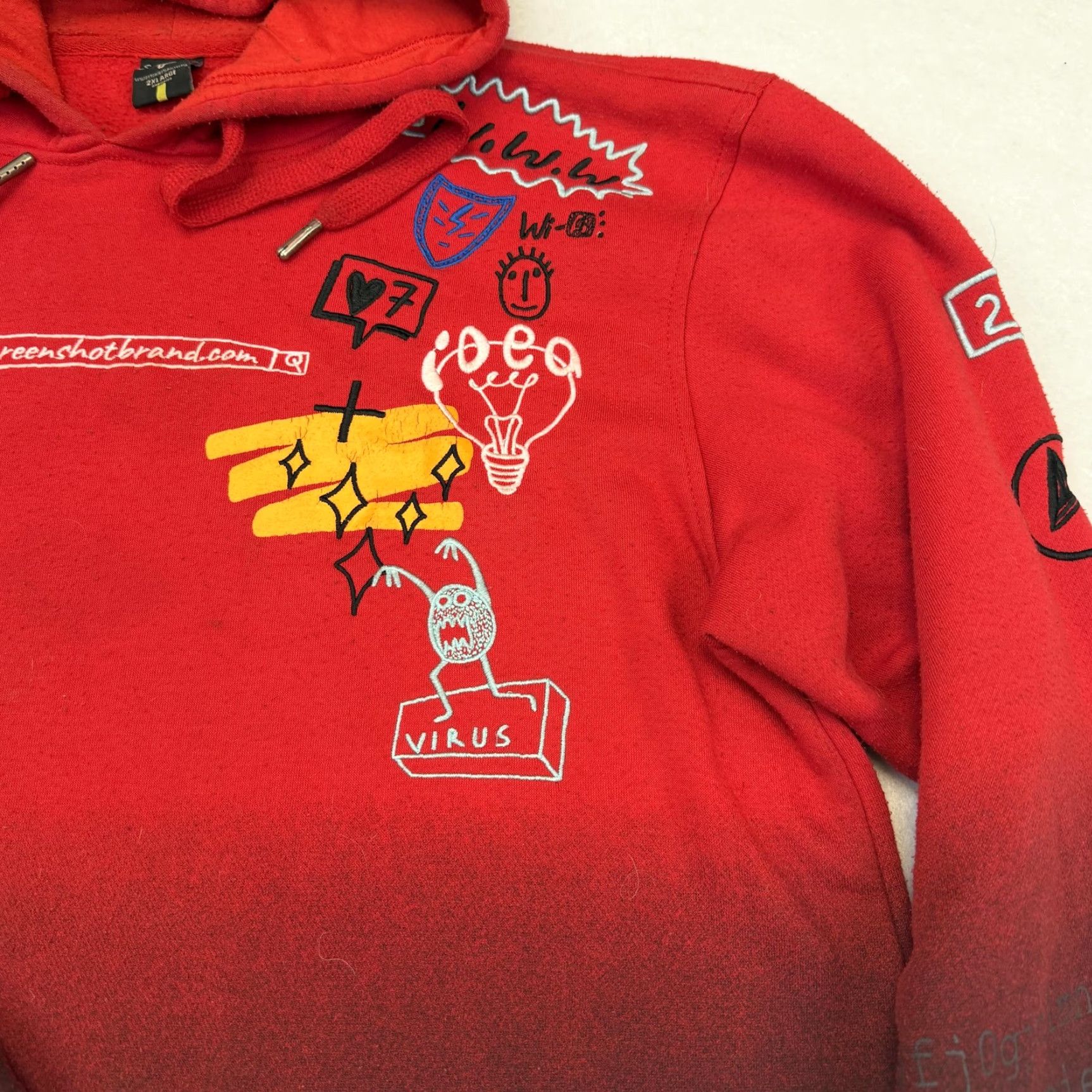 Vintage Screenshot Hoodie Mens 2XL Red Black Gradient Wi-Fi Web Graphic Fleece Nerd Size US XXL / EU 58 / 5 - 6 Thumbnail