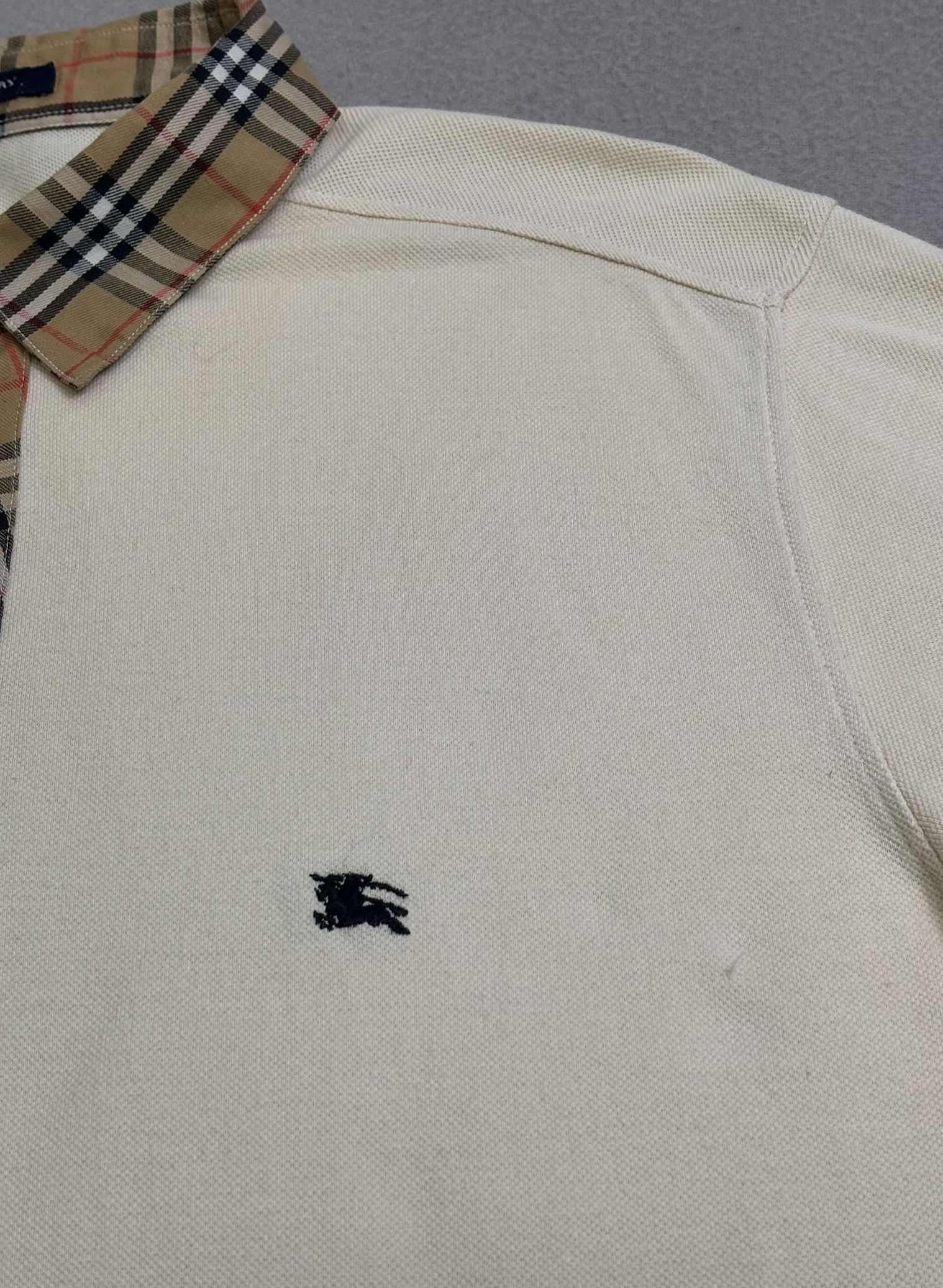Burberry Burberry vintage Beige polo size L Size US L / EU 52-54 / 3 - 7 Thumbnail