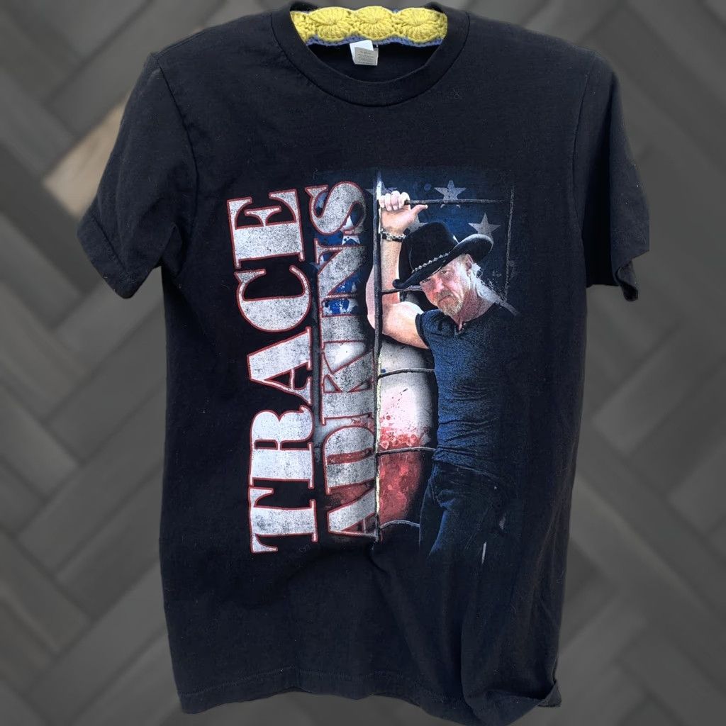 Tultex VINTAGE Trace Adkins T-Shirt Concert Tee Bamd Tour size S Black Unisex Adults Short Sleeve Solid Graphic Print Band Music Shirts Mens/Womens Size US S / EU 44-46 / 1 - 1 Thumbnail