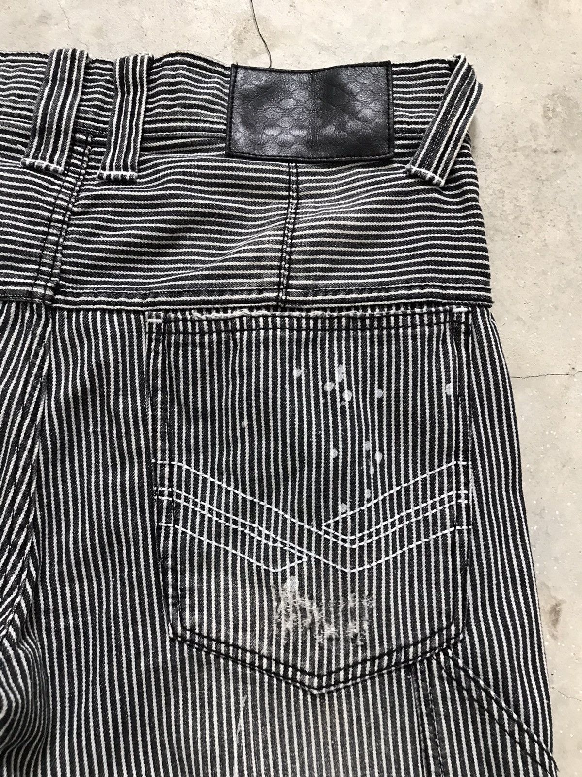 Karl Kani Karl Kani Ripped Hickory Carpenter Denim Jeans Size US 32 / EU 48 - 14 Thumbnail