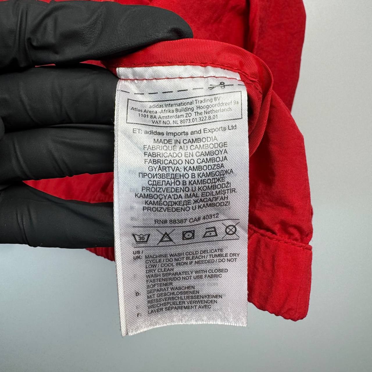 Adidas Adidas Originals Windbreaker Jacket Red Full Zip Hooded L Size US L / EU 52-54 / 3 - 8 Thumbnail